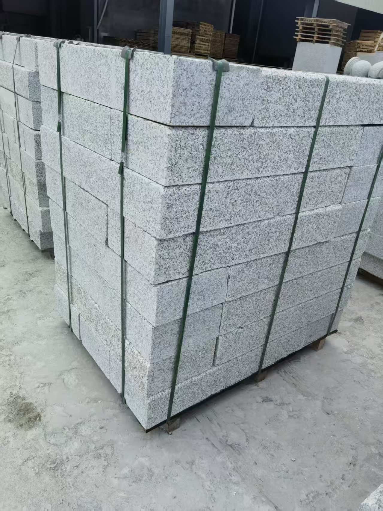 吉林省 芙蓉白火烧两面路沿石