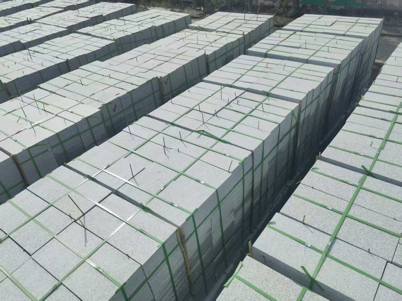 吉林省 芝麻白1.8公分火烧300*600地铺，清仓大甩卖