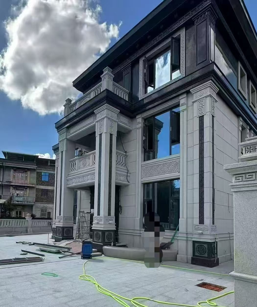 吉林省 别墅干挂，芝麻白与芝麻黑完美配合