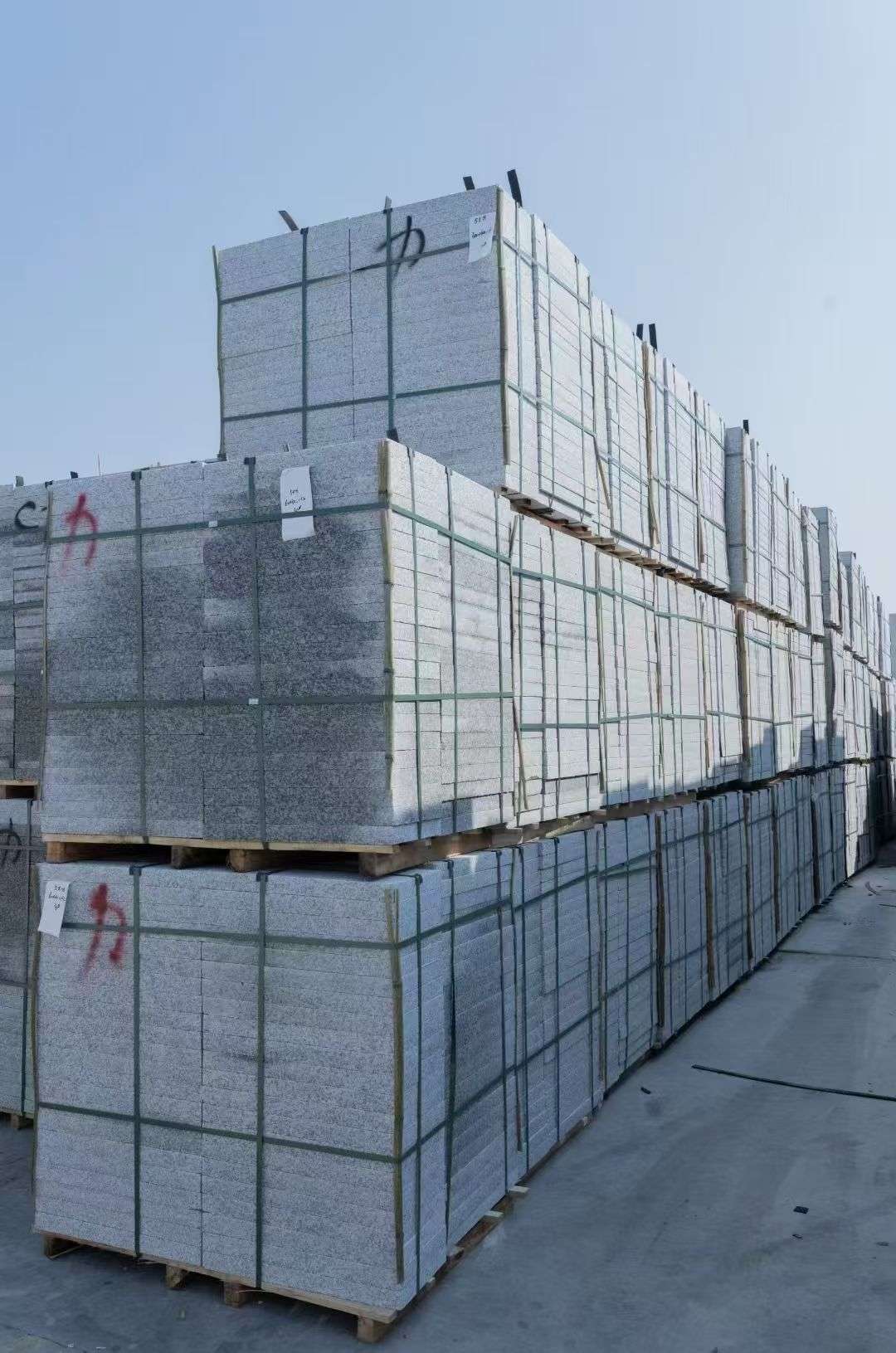 吉林省 芙蓉白、大花白、小白花荔枝面成品地铺石