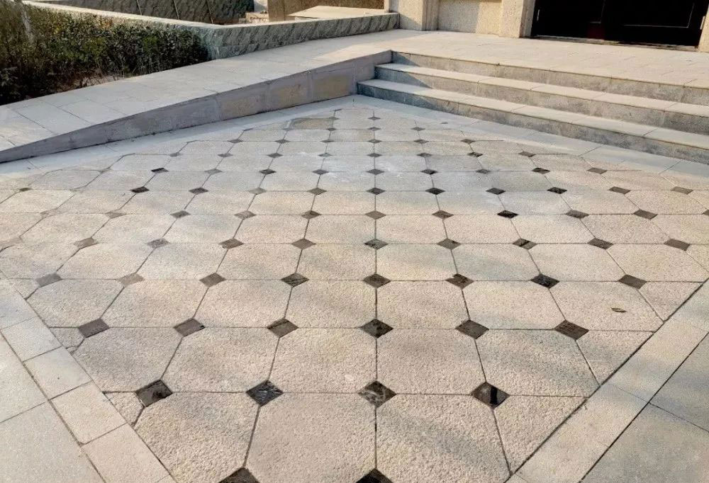 吉林省黄金麻花岗岩「地面」石材铺装案例